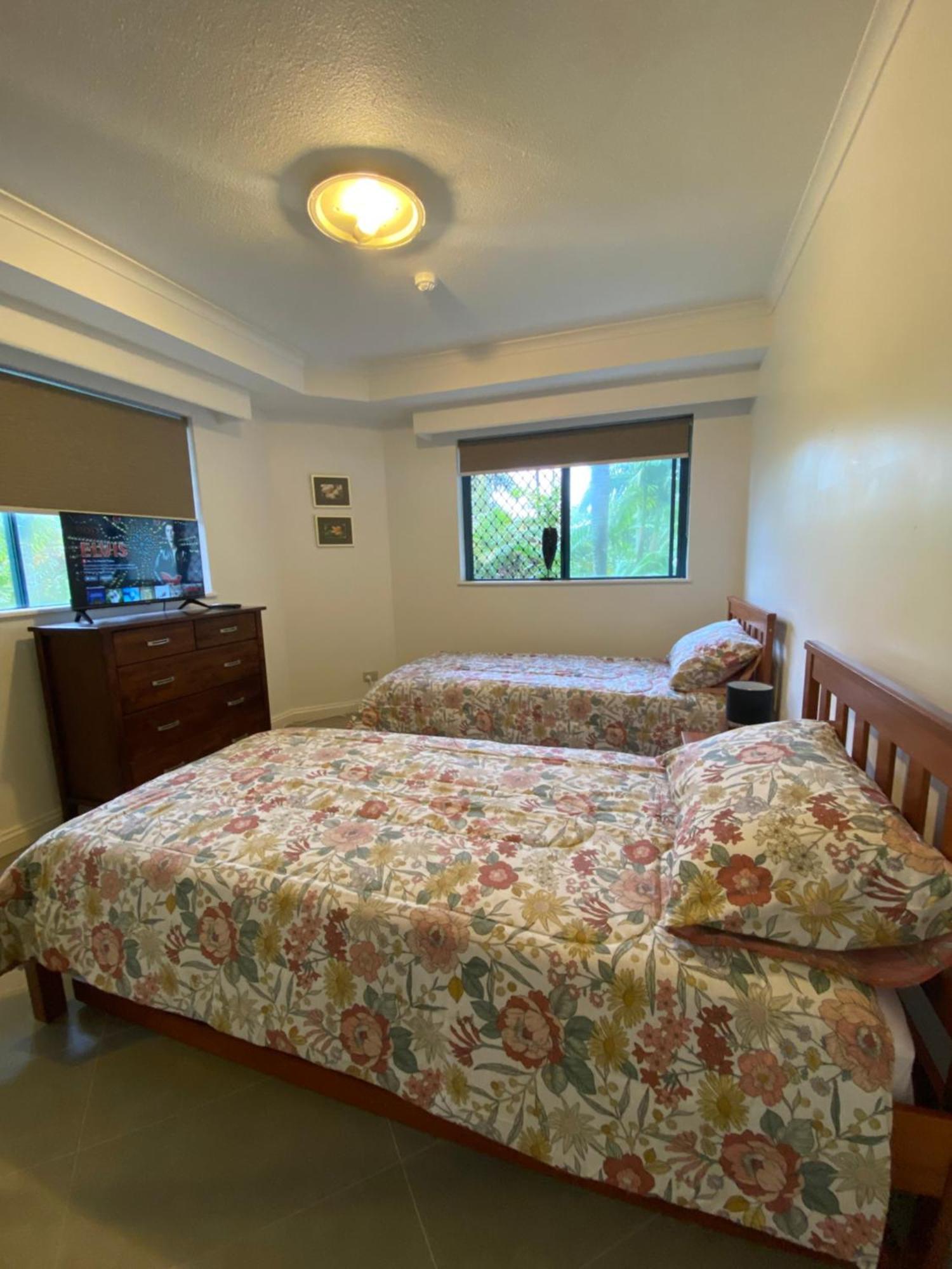 181 The Esplanade 4*