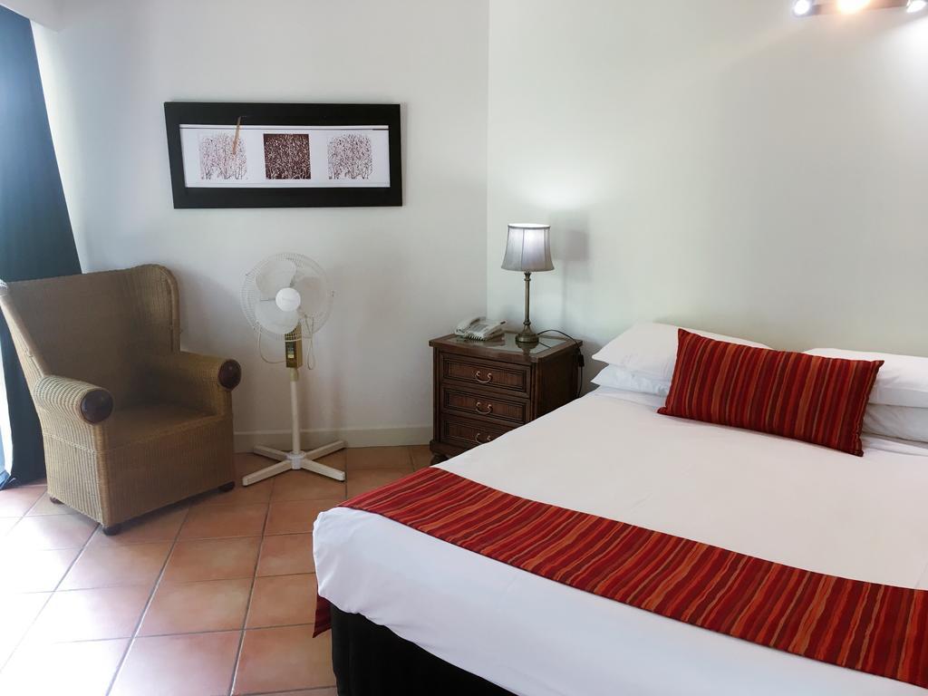 Aparthotel 181 The Esplanade 4*